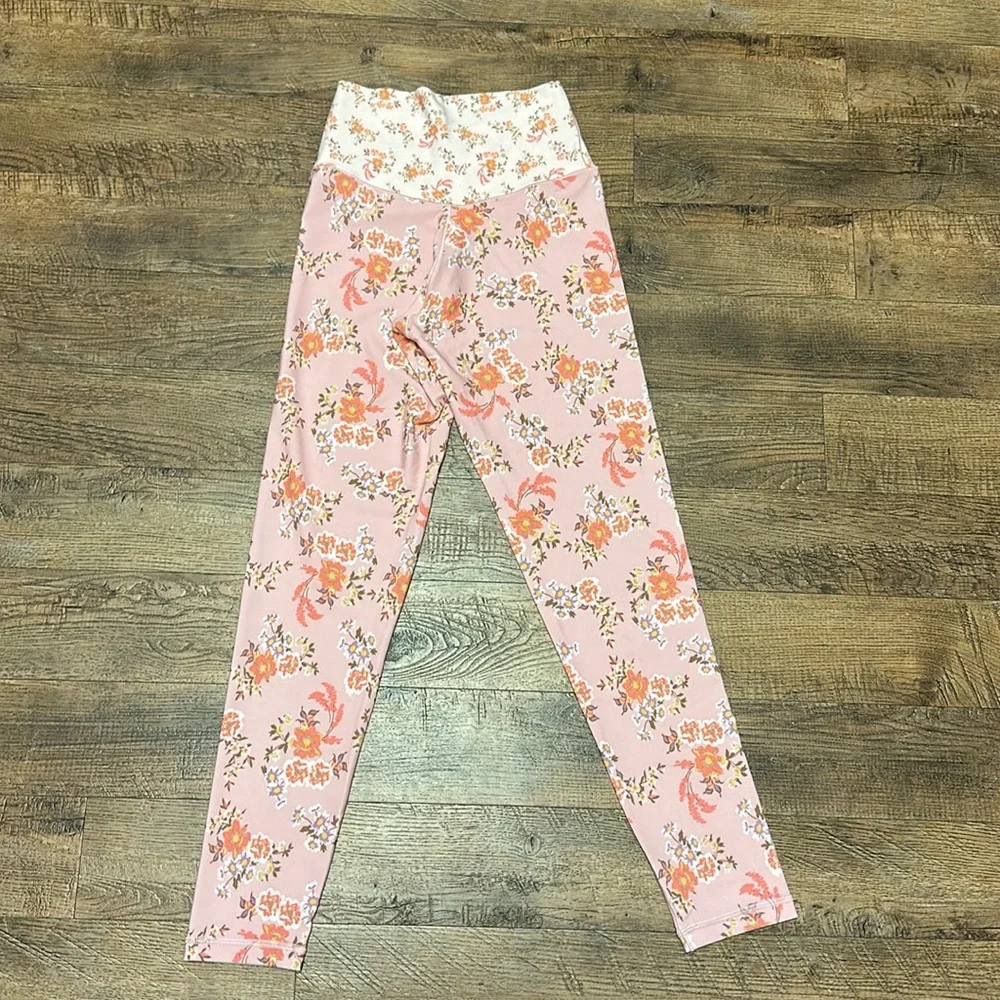 Offline by Aerie Real Me 7/8 Hi-Rise Crossover Floral Country Pink Leggings M - Picture 8 of 9